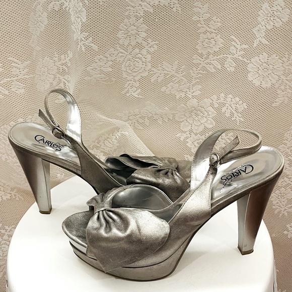 🤍Carlos Santana Sliver Bow Heels🤍 - Picture 2 of 7